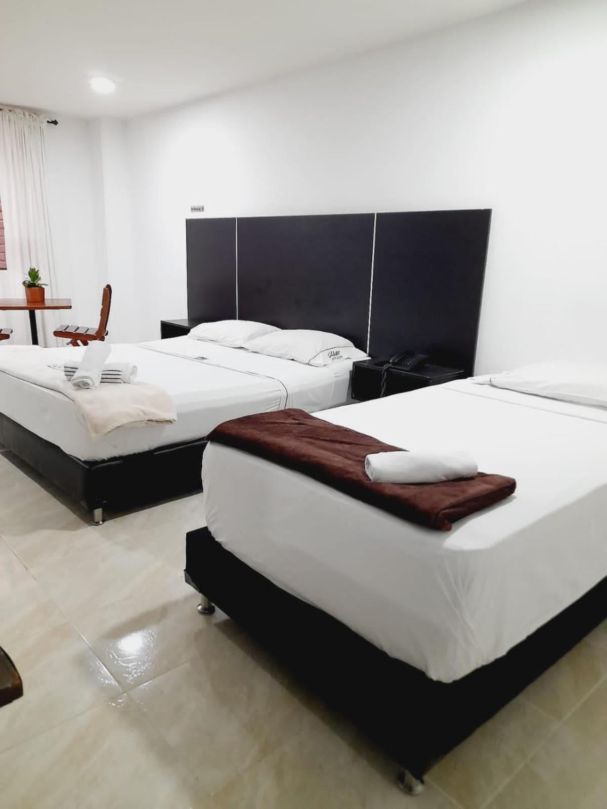 Hotel Saint John Medellin Bagian luar foto