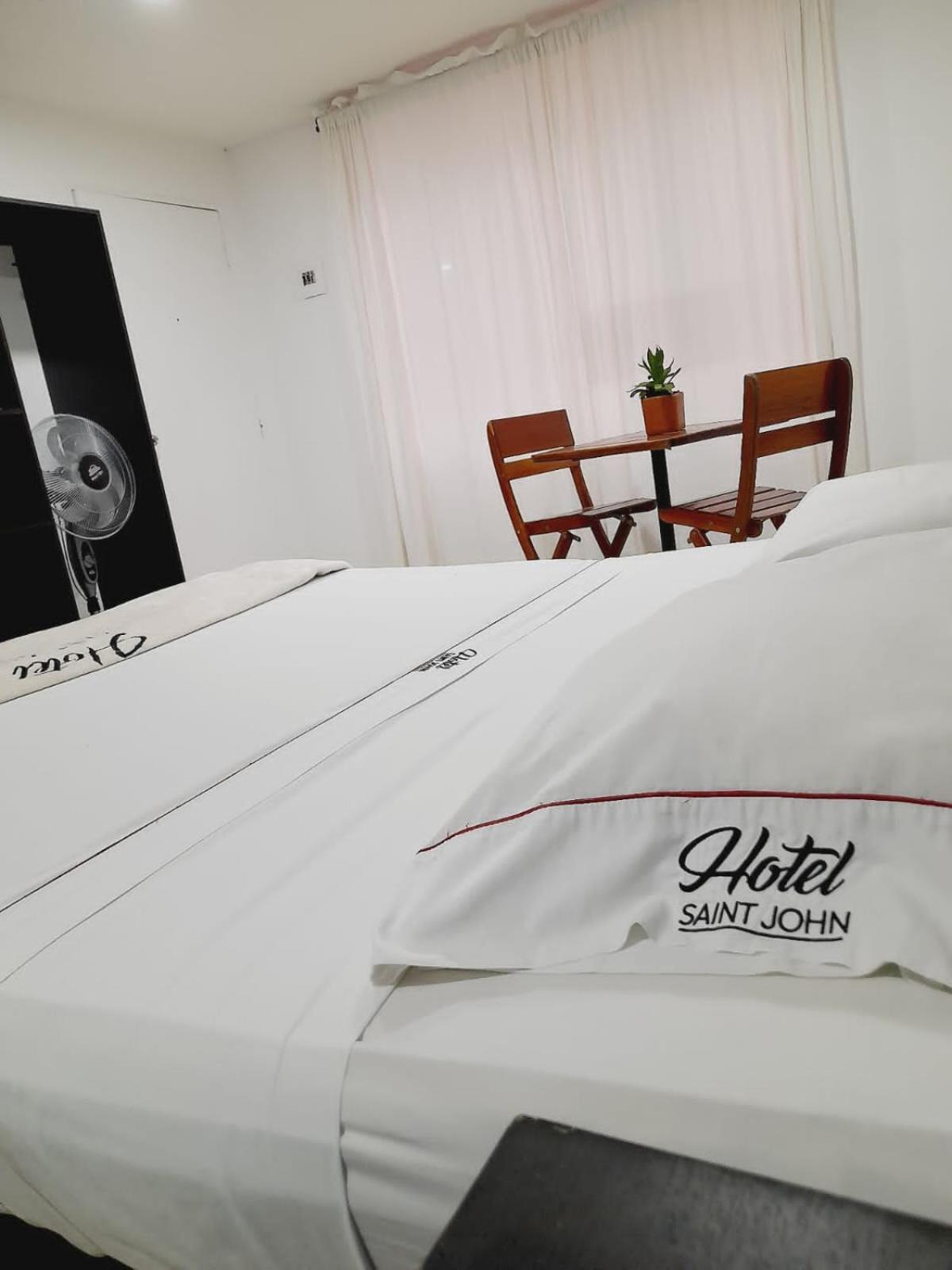 Hotel Saint John Medellin Bagian luar foto