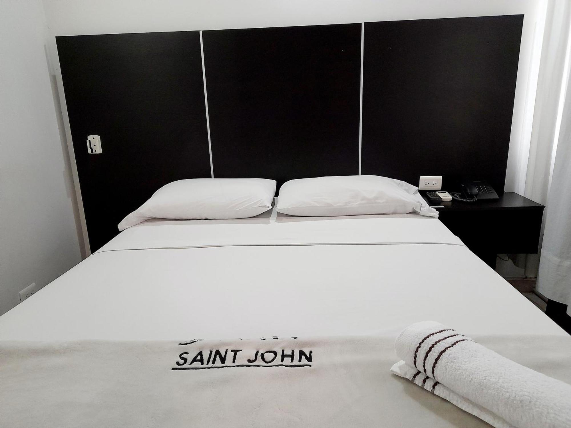 Hotel Saint John Medellin Bagian luar foto