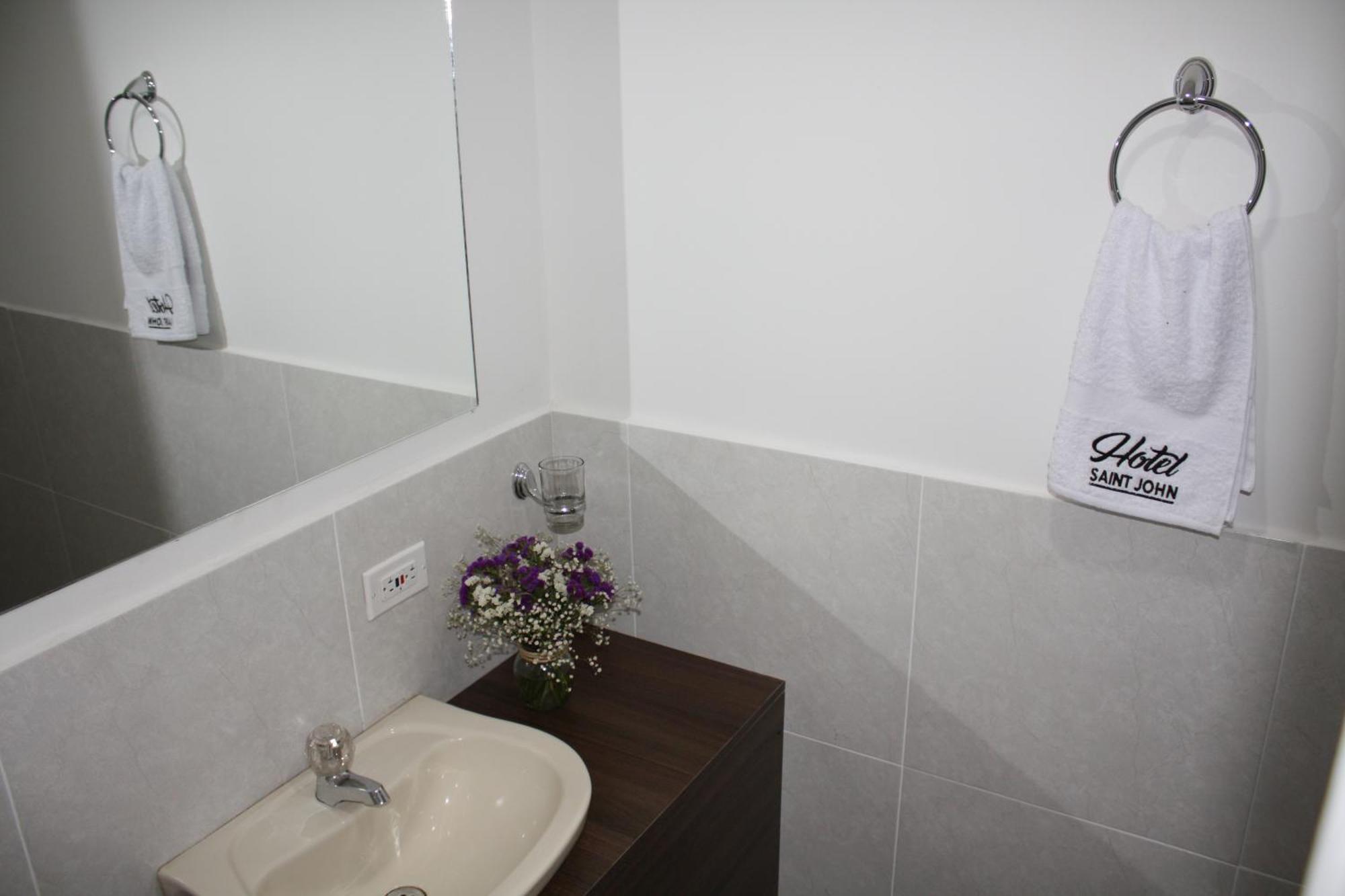 Hotel Saint John Medellin Bagian luar foto