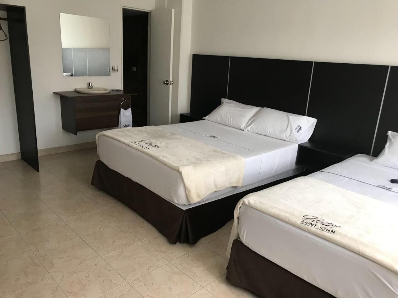 Hotel Saint John Medellin Bagian luar foto