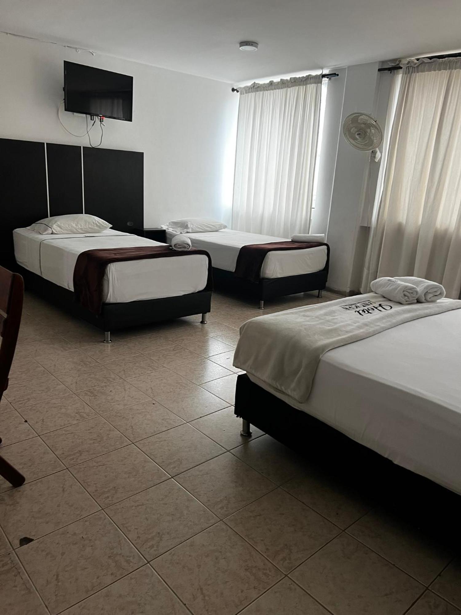 Hotel Saint John Medellin Bagian luar foto