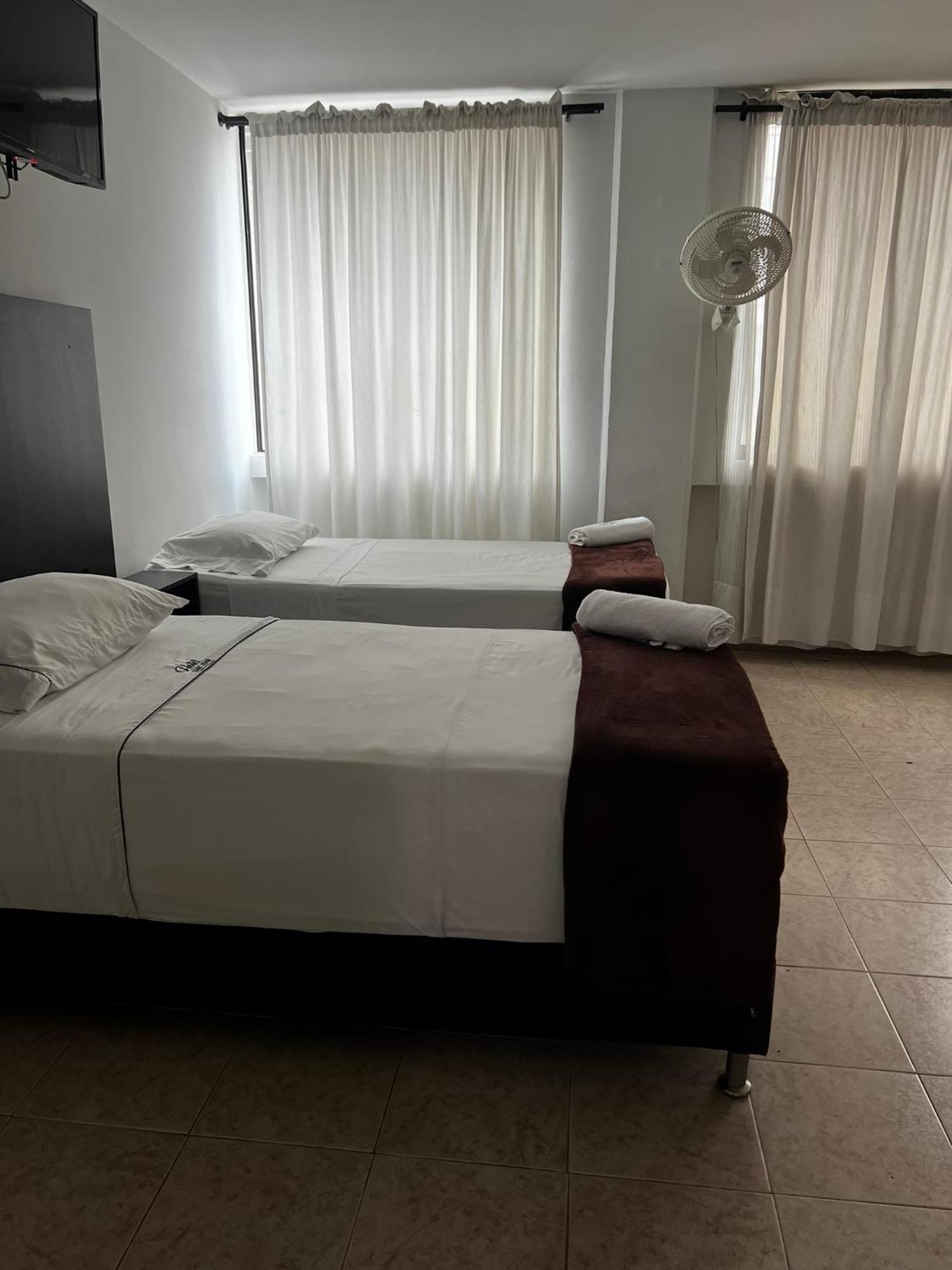 Hotel Saint John Medellin Bagian luar foto