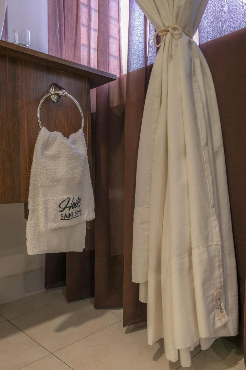 Hotel Saint John Medellin Bagian luar foto