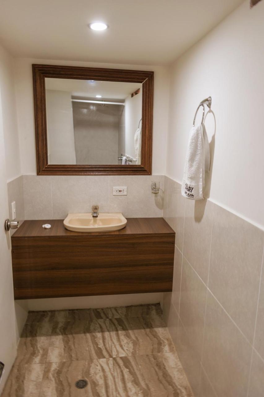 Hotel Saint John Medellin Bagian luar foto