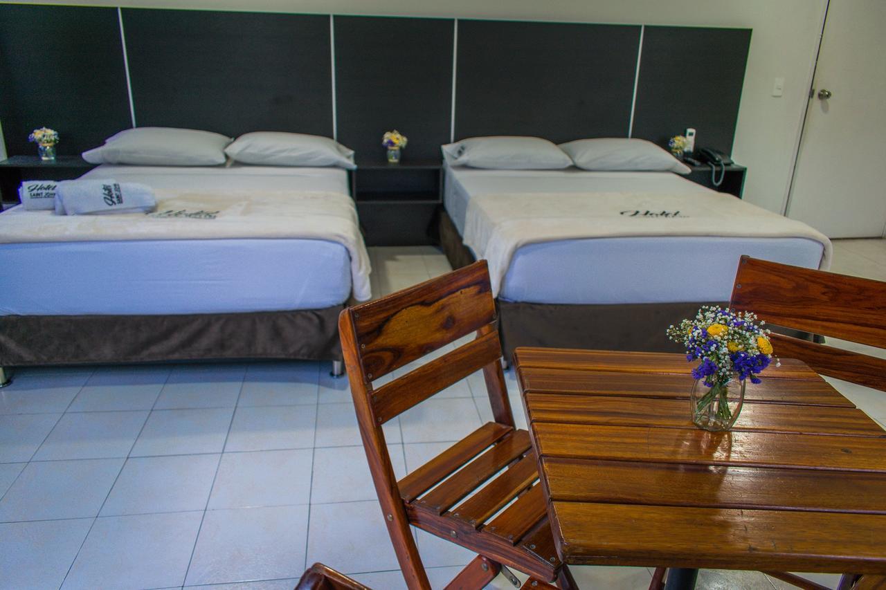 Hotel Saint John Medellin Bagian luar foto
